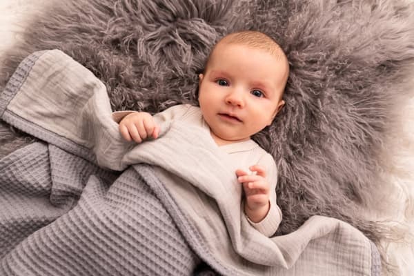 PRESTIGE MUSLIN vauvan peitto laatikossa 75x100