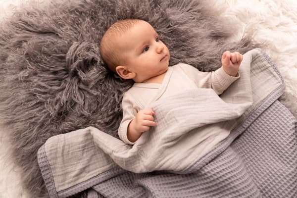 PRESTIGE MUSLIN vauvan peitto laatikossa 75x100