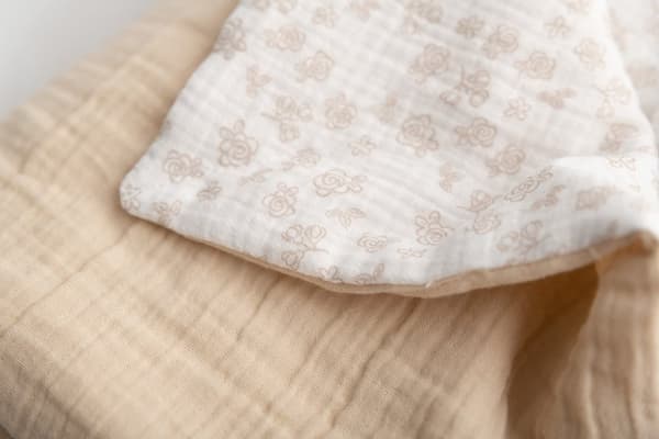 MUSLIN DESIGN tæppe i æske 75x100
