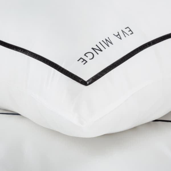 EVA satin sängkläder 160x200 Eva Minge Eurofirany vit svart passpoal broderad logotyp