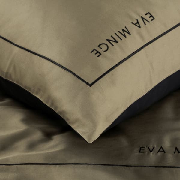 EVA satin sängkläder 160x200 Eva Minge Eurofirany beige svart broderad passpoal + logotyp