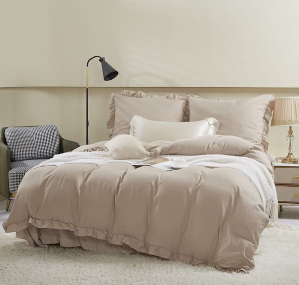 Ruffy sengetøj 160x200 beige med flæse