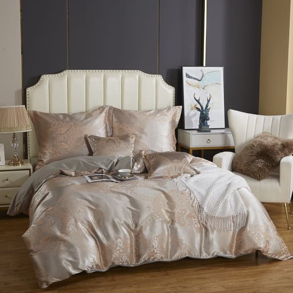 Satin broderet sengetøj 160x200 eksklusivt beige ornamentalt mønster AT013