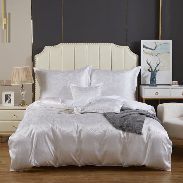Satin sengetøj broderet 200x220 eksklusive hvide hvirvler AT001