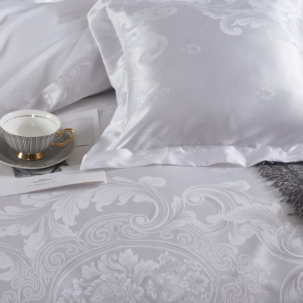 Satin broderet sengetøj 160x200 eksklusivt hvidt dekorativt mønster AT004