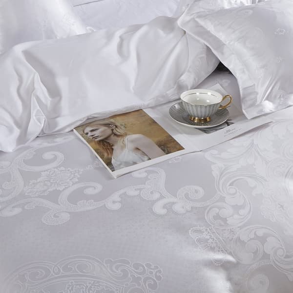 Satin broderet sengetøj 200x220 eksklusivt hvidt dekorativt mønster AT004