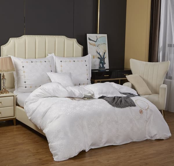 Satin sengetøj broderet 160x200 eksklusive hvide cirkler AT012