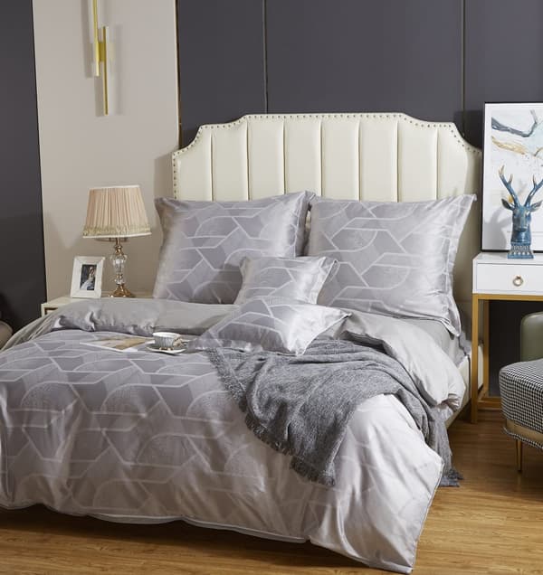 Satin broderet sengetøj 200x220 eksklusivt sølv geometrisk mønster AT014