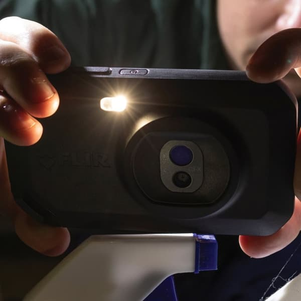 FLIR C3-X värmekamera Svart 1800 mAh Vanadium Oxide Okylda Focal Plane Arrays Inbyggd skärm 128 x 96 pixlar LCD 640 x 480 pixlar