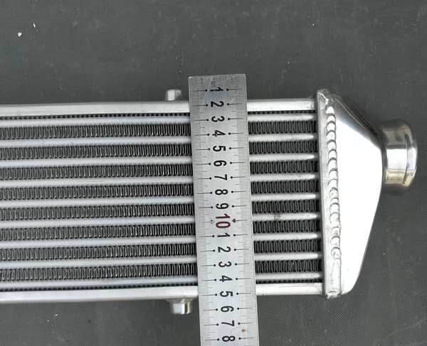 Aluminium Turbo Intercooler, Rør og Fin, 550 x 140 x 50mm, Universel Pasform