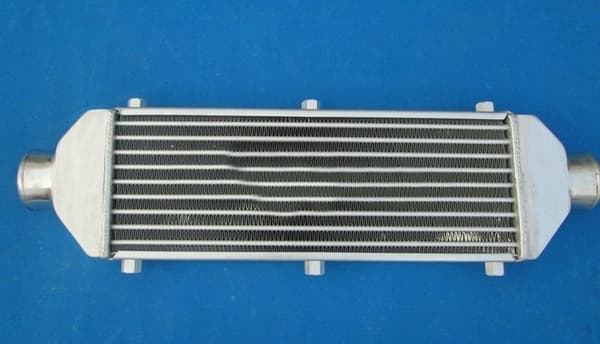 Universel Aluminium Intercooler, Effektiv Varmeafledning, Holdbar Konstruktion, Nem Installation
