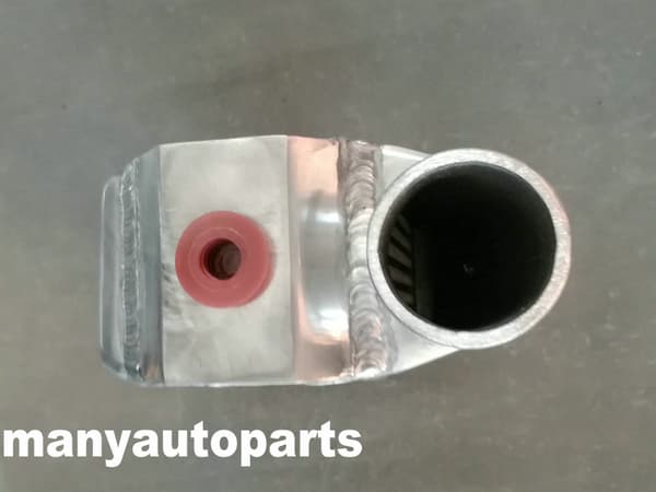 Universaali alumiinijäähdytin, 235 mm x 95 mm ydin koko, 63 mm sisään-/uloskäynti, kevyt rakenne