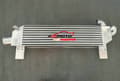 Miniatyrbild 4 av 4: FMIC Aluminium Intercooler, Universell Passform för V8-motorer, Förbättrad Kylningseffektivitet, Lättviktsdesign