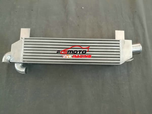 FMIC Aluminium Intercooler, Universell Passform för V8-motorer, Förbättrad Kylningseffektivitet, Lättviktsdesign