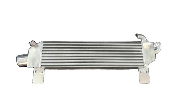 FMIC Aluminium Intercooler, Universell Passform för V8-motorer, Förbättrad Kylningseffektivitet, Lättviktsdesign