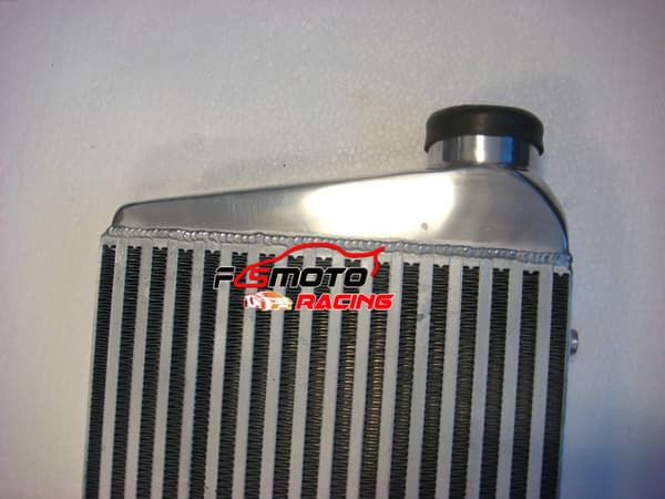 Aluminium Intercooler, Effektiv Kyldesign, Kompakta Mått, Stora Inlopp och Utlopp