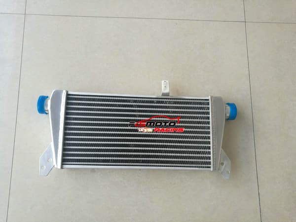 Frammonterad aluminiumintercooler, förbättrad kylprestanda, precisionspassform för Audi A4, hållbar konstruktion