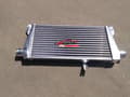 Miniatyrbild 4 av 4: Frammonterad aluminiumintercooler, förbättrad kylprestanda, precisionspassform för Audi A4, hållbar konstruktion