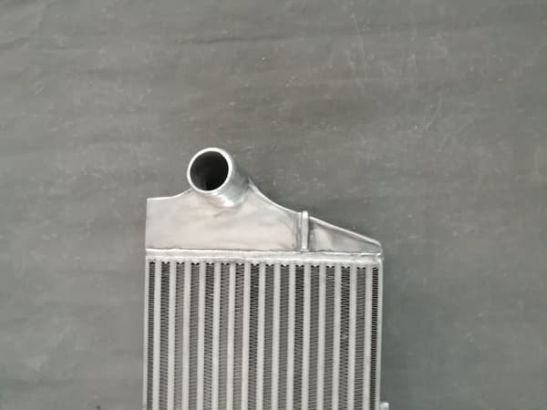 FMIC Aluminium Intercooler, Optimerad Kylningseffektivitet, Hög Flödesdesign, Perfekt Passform