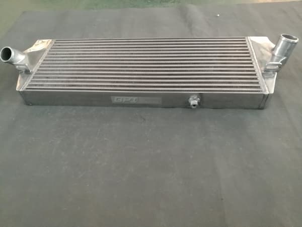 FMIC Aluminium Intercooler, Optimerad Kylningseffektivitet, Hög Flödesdesign, Perfekt Passform