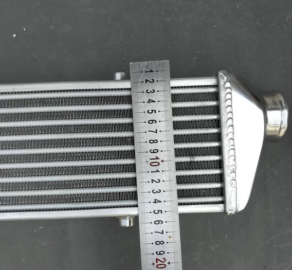 Aluminium Turbo Intercooler, Rør og Fin, 550 x 140 x 50mm, Universel Pasform