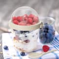 Miniatyrbillede 2 af 5: KOPBEHOLDER 400 ml MED SKE TIL YOGHURT MUESLI SALAT 121783