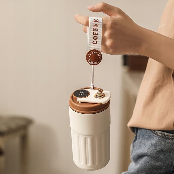 TERMINEN MUKI KAHVITEELLE ÄLYKÄS PULLO NÄYTÖLLÄ 500 ml