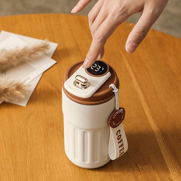 TERMINEN MUKI KAHVITEELLE ÄLYKÄS PULLO NÄYTÖLLÄ 500 ml