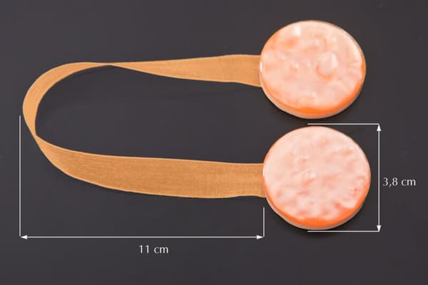 DEKORATIV NÅL MED MAGNET ORANGE