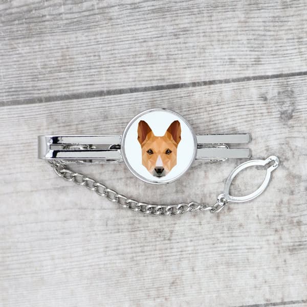 Basenji, Basenji, Kongo Dog - geometrinen solmioklipsi, jossa on valokuva ja merkintä Art-Dog-solmioon