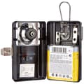 Miniatyrbild 3 av 3: Ficklampa - VARTA - Palmljus - Metall - 4,5 V - Räckvidd 47 m
