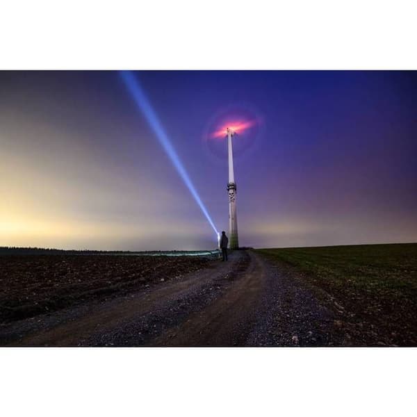 Bärbar LED-projektor - ANSMANN - HS5R - Laddningsbar - Utomhusbruk - Svart färg