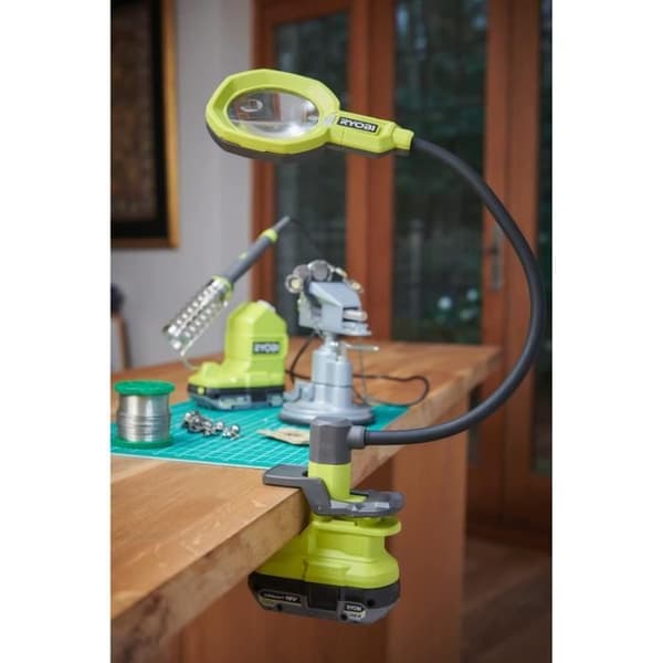 RYOBI - Klämlampa med flexibel kropp 18V ONE+ - 200-400 Lumen - 2 x2,25 och x5 förstoringszoner - Tillgänglig - RML18-0