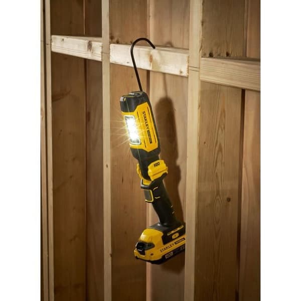 Pivåerbar ficklampa - 18V - 3 LED, 700 lumen, Pivåerbar huvud 0-140° - V20-serien - STANLEY FATMAX, SFMCL050B-XJ