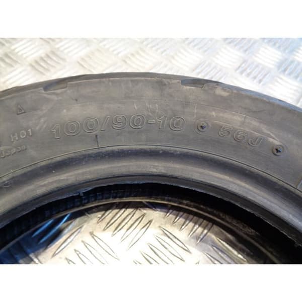 begagnat bridgestone hoop b01 100 / 90 - 10 56j däck- USED