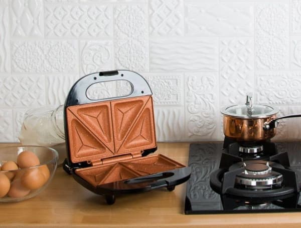 ELDOM ST11 sandwichtoaster 750 W Sort, Sølv