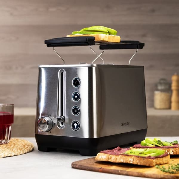 Cecotec Steel toaster with 2 extra-wide short slots, with capacity for 2 slices of toast, 1000 W and bun holder.