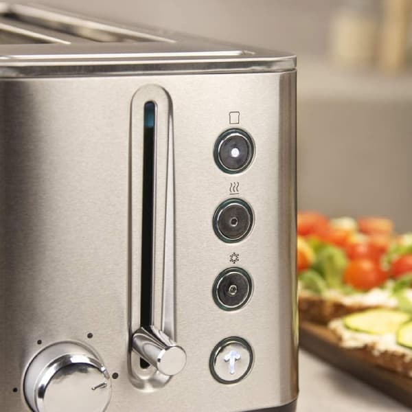 Cecotec Steel toaster with 2 extra-wide long slots, with capacity for 4 slices of toast, 1600 W and bun holder.