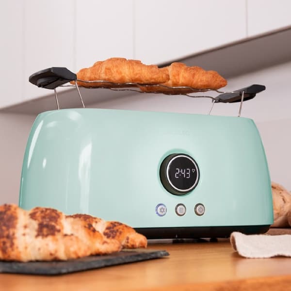Cecotec Toaster with digital display and 2 long slots for 4 slices of toast