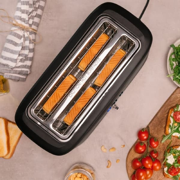 Cecotec Plastic toaster with 2 long extra-wide slots and capacity for 4 slices of toast. Stainless-steel finish and bun holder included.