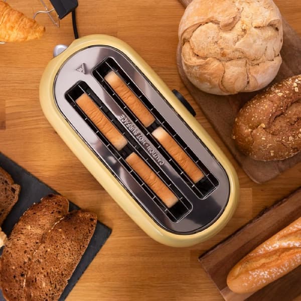 Cecotec Toaster with digital display and 2 long slots for 4 slices of toast