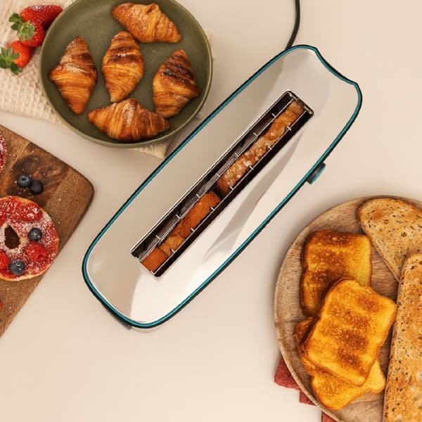 Cecotec Toaster with 1 long wide slot, with capacity for 2 slices of toast.