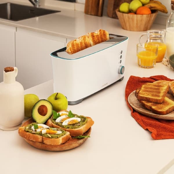 Cecotec Toaster with 1 long wide slot, with capacity for 2 slices of toast.