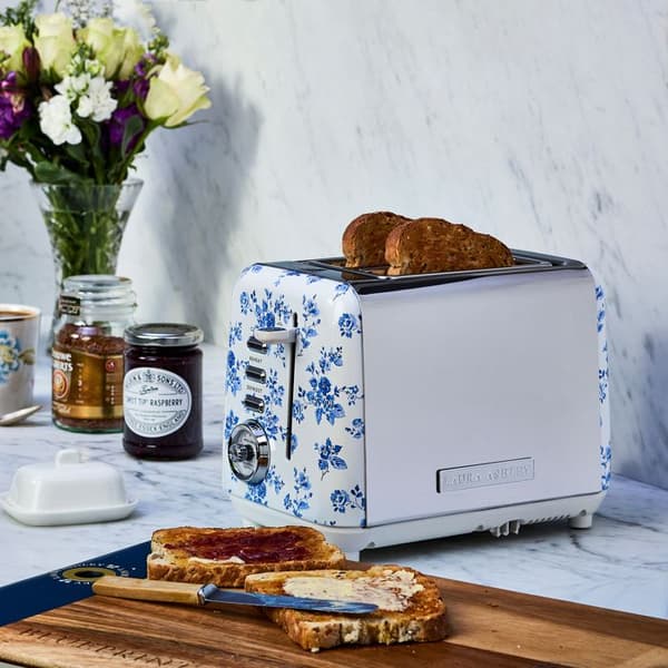 Brödrost 2 skivor - Laura Ashley - Kina Ros - självcentrerande skåror, värmer bakverk, varierade lägen, smulbricka.