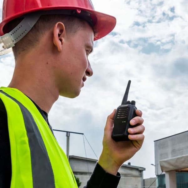 MIDLAND G11 Pro walkie talkie - Med batteri, laddare och bältesklämma - C966.06