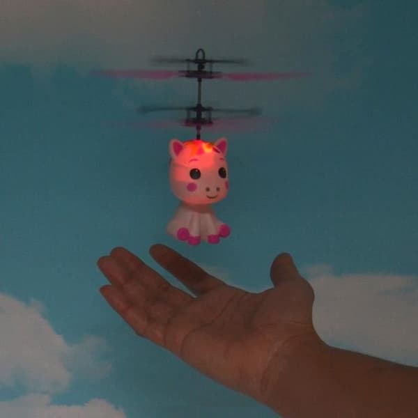 Kögler Mini Flyer fjärrkontroll och USB-kabel Flying Unicorn med LED-ljuseffekter och propellrar handkontroll