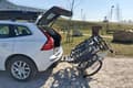 Miniatyrbild 10 av 11: CYKELHÅLLARE MED DRAGKROPSPLATTFORM AMOS TITAN 4 FÖR 4 CYKLAR 13-PIN SVART