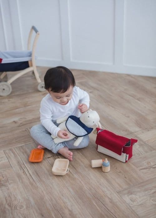 Plan Toys - Set för att mata din docka - BYXA