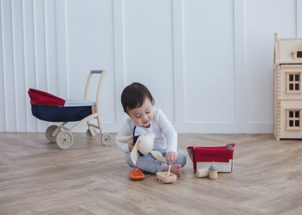 Plan Toys - Set för att mata din docka - BYXA