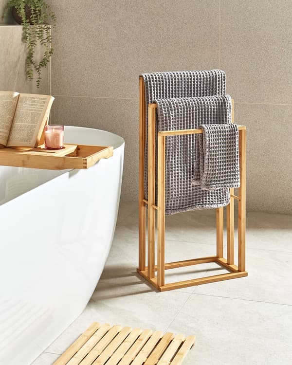 Håndklædestang lys bambus 40 x 24 x 80 cm med tre stænger fritstående minimalistisk modern stil